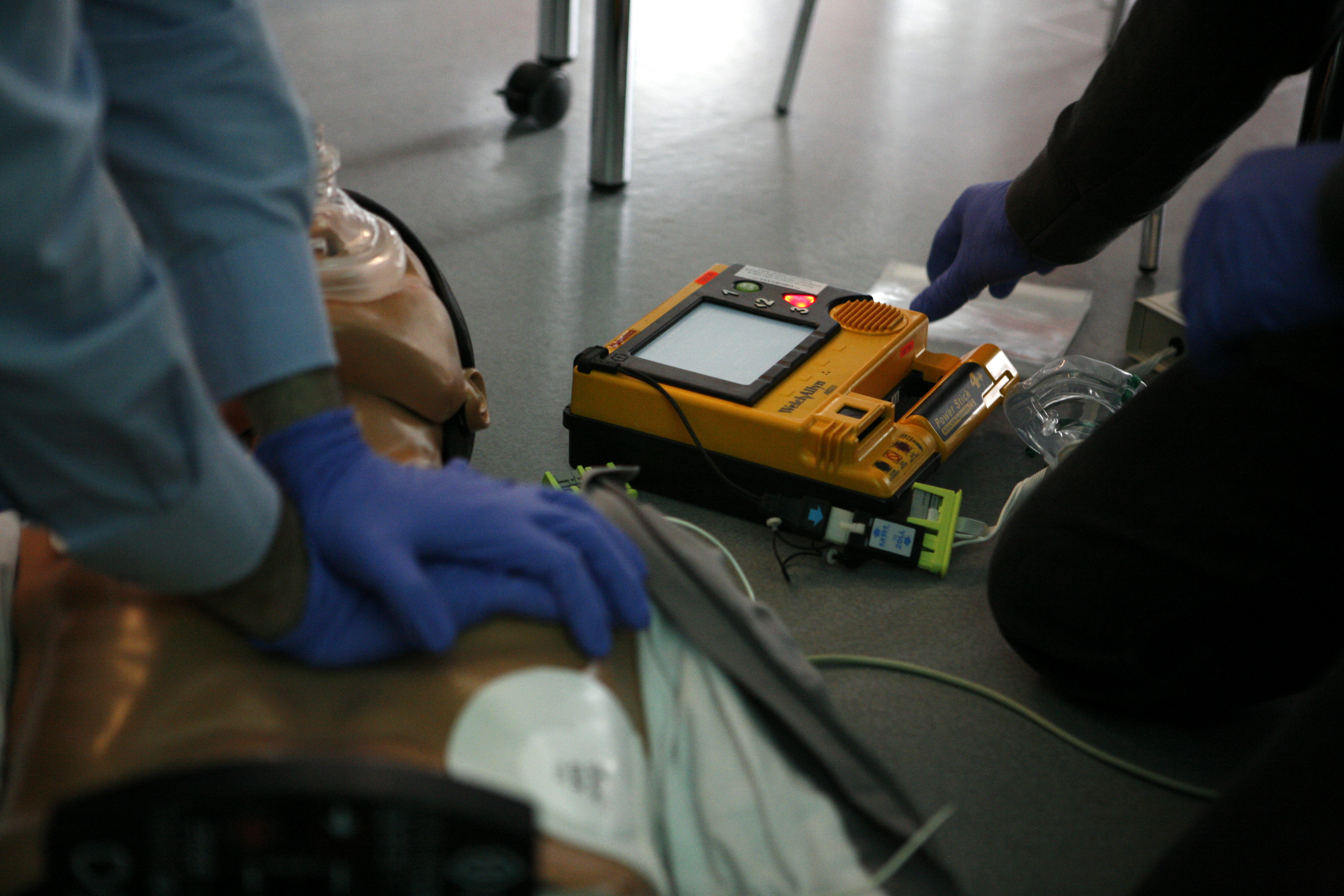 Portici. Defibrillatori semiautomatici negli impianti sportivi: “Acceleriamo la procedura”