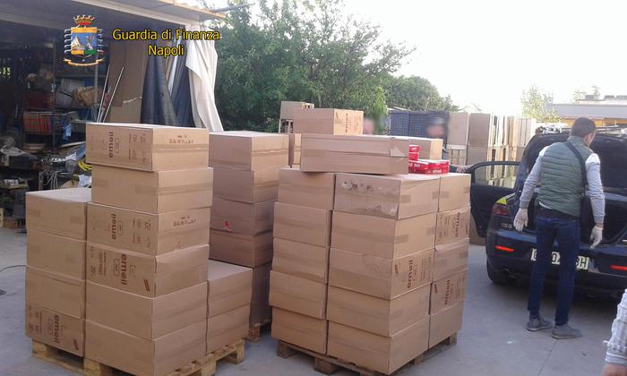 Sequestrati 1350 kg sigarette di contrabbando nel Vesuviano