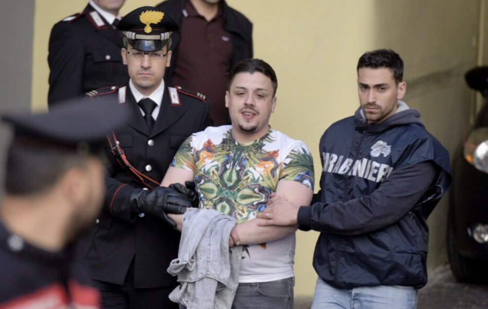 I carabinieri arrestano Walter Mallo il giovanissimo boss della nuova faida di camorra