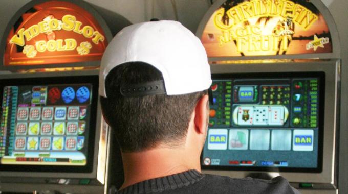 Nuovi orari per l’utilizzo dei videopoker a San Giorgio a Cremano e un’ordinanza del sindaco Zinno  sul gioco d’azzardo