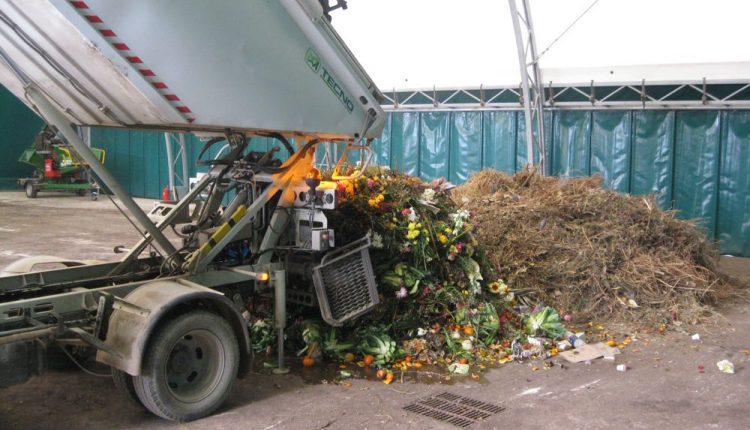 Al via il nuovo piano rifiuti: i Comuni accolgono la richiesta di De Luca e ospiteranno gli impianti di compostaggio