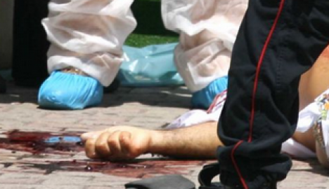 Ucciso in auto da sicari a bordo dello scooter: i carabinieri recuperano sul luogo dell’agguato 10 bossoli