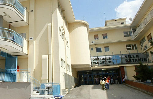 L’Ospedale villa Betania di Ponticelli impegnato nel soccorso e nelle cure agli immigrati sbarcati a Napoli