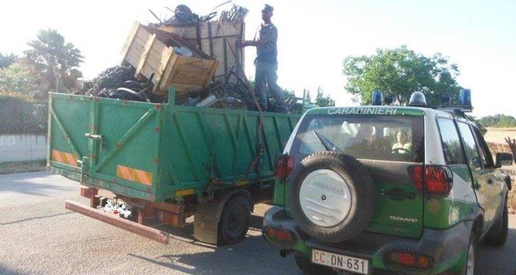 Lavorazione di rifiuti pericolosi in una ditta di metalli: denunciata titolare a Volla