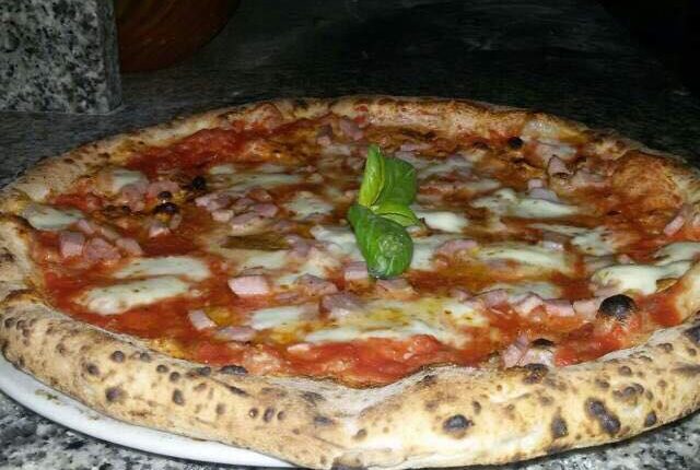 La pizza: patrimonio dell’umanità. A Napoli mentre si aspetta il verdetto dell’Unesco, tutti pronti per la finale del contest #PizzaUnesco