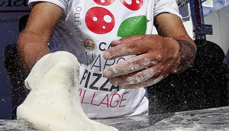 Napoli Pizza Village alla Borsa Mediterranea del Turismo per promuovere l’evento in programma sul Lungomare dal 1 al 10 giugno 2018