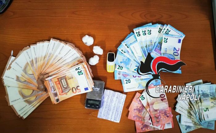 Coppia di incensurati arrestata a Volla per spaccio di droga: i carabinieri in casa hanno trovato coca e denaro