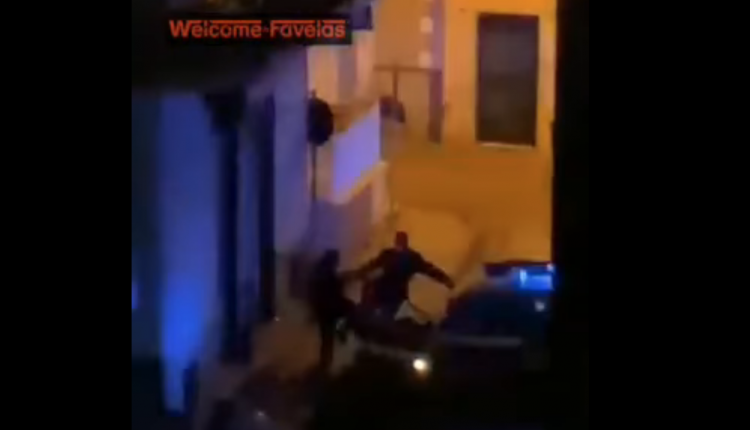 A Terzigno un carabiniere prende a calci un ragazzo e viene ripreso in un video: avviati accertamenti