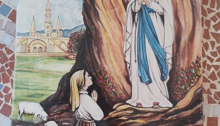 A Pollena Trocchia, un nuovo quadro nell’edicola votiva dedicata alla Madonna di Lordes in via Cimitero