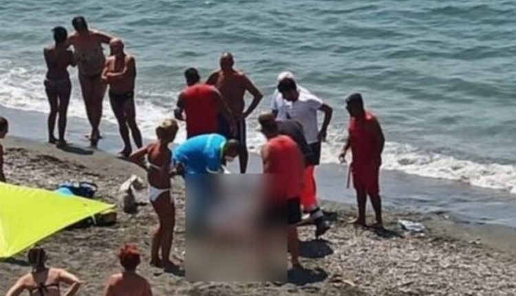 Malore mentre è in mare, muore una donna sessantenne a Torre del Greco: vani i soccorsi