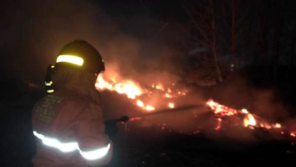 Incendio sul Monte Somma, Canadair ed elicotteri in azione: l’intervento del sindaco di Somma Salvatore Di Sarno