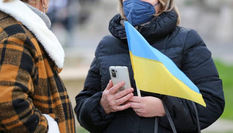 POLLENA TROCCHIA CONTRO LE GUERRE – ProLoco, le parrocchie, le associazioni di volontariato e l’amministrazione comunale in piazza contro il conflitto che sta devastando l’Ucraina