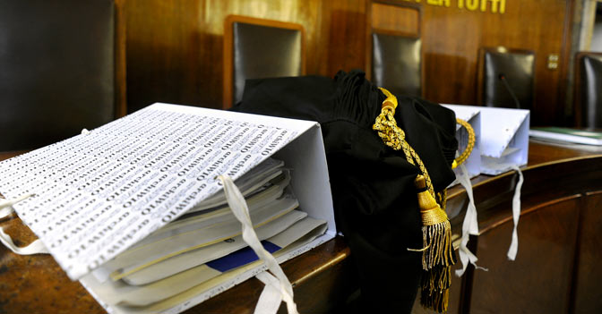 Nola, no agli “abiti succinti” in Tribunale: il dispositivo del Presidente Barbalucca