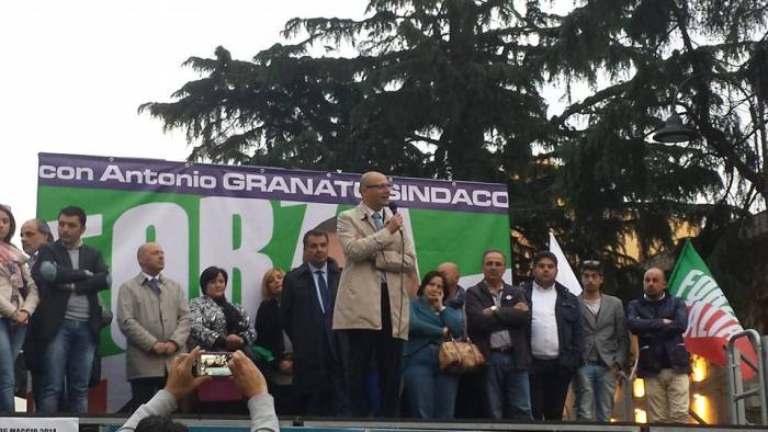Somma Vesuviana: Berlusconi interviene con una telefonata per il candidato sindaco di Forza Italia Antonio Granato