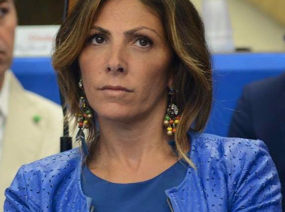 A Pomigliano d’Arco i cittadini diventano “vigili” con la bella iniziativa della vice sindaco Elvira Romano