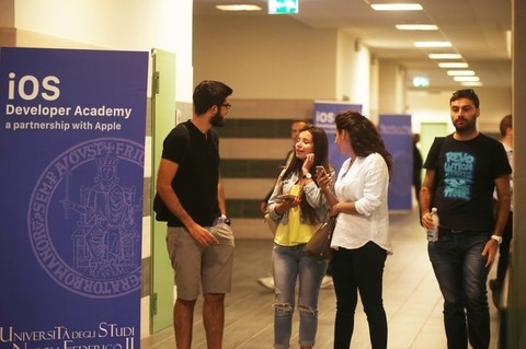 La iOS Developer Academy a Napoli raddoppia le immatricolazioni del primo anno . questa settimana in aula gli altri 100 studenti selezionati