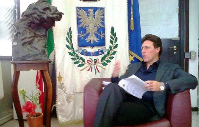 Diffamano il Senatore Cuomo con una “fake-news postale”. Acquisite immagini di sistemi di videosorveglianza per individuare i colpevoli