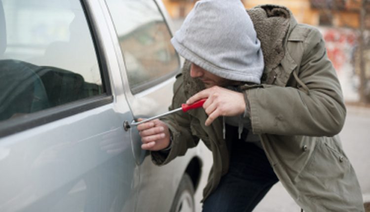 Troppi furti e rapine, è emergenza sicurezza a Pollena Trocchia: i cittadini raccolgono le firme