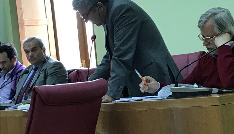 Consiglio comunele a Pollena Trocchia: passa il bilancio tra le accuse dell’opposizione
