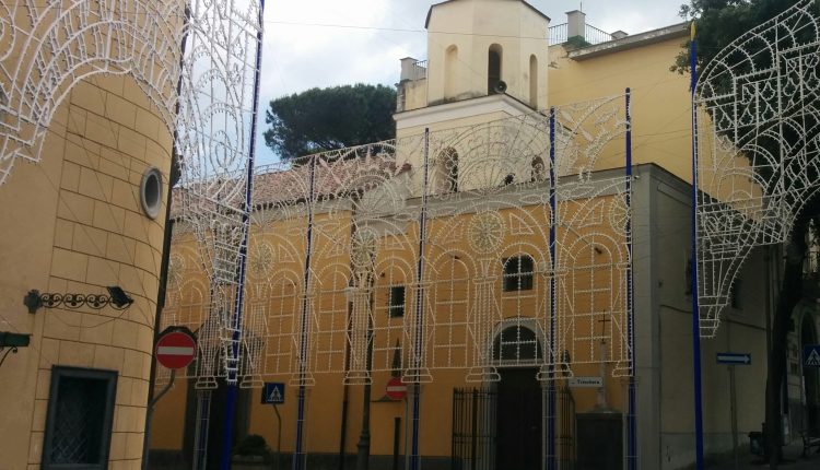 Incendio a Pollena Trocchia durante la processione di San Mauro e San Giuseppe