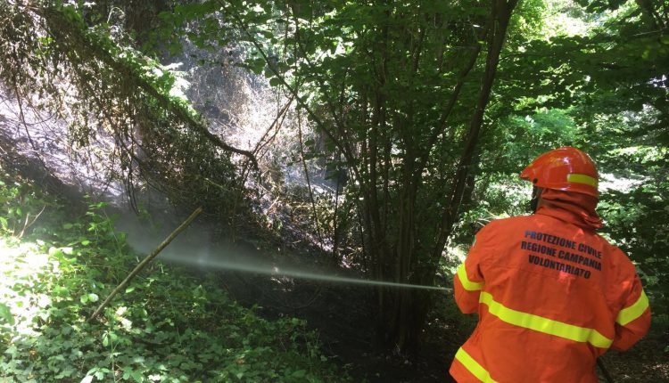 Emergenza incendi, il generale Ricciardi a Ottaviano per incontrare i sindaci del Vesuvio