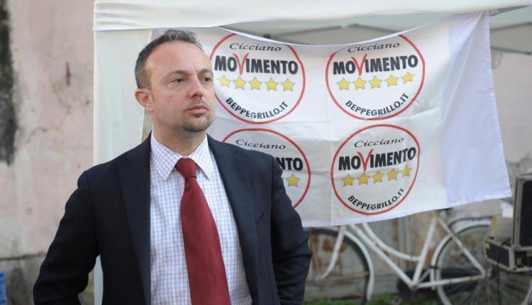 “IL SINDACO SENATORE” A Portici il senatore 5 STelle Puglia tuona contro il sindaco Enzo Cuomo
