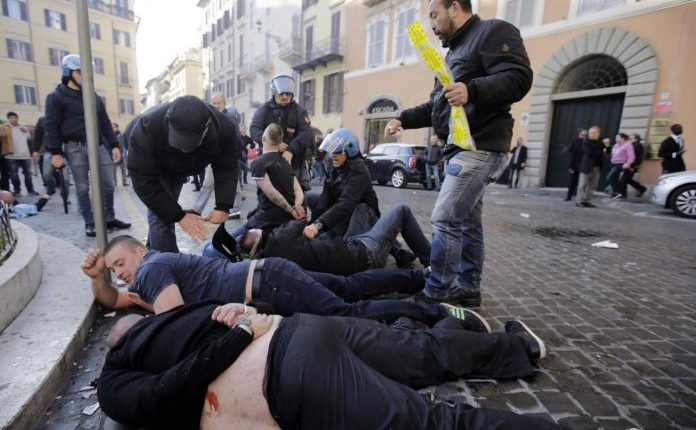 NAPOLI – FEYENOORD Stadio vietato agli olandesi, ma trenta tifosi hanno il biglietto