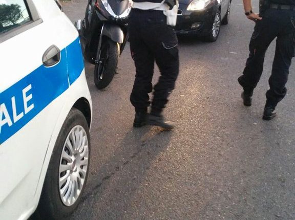 ERCOLANO – Boom di sequestri e sanzioni di veicoli. Taskforce di Polizia Municipale e Carabinieri