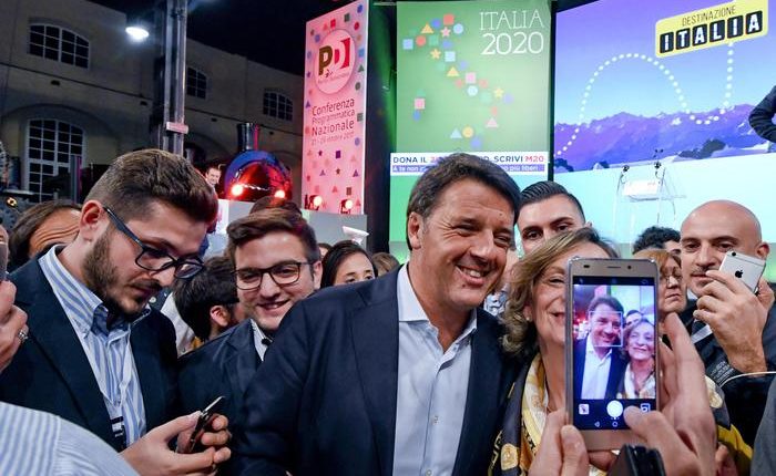 Matteo Renzi apre la convention Pd a Pietrarsa, oggi il Capo del Governo Gentiloni