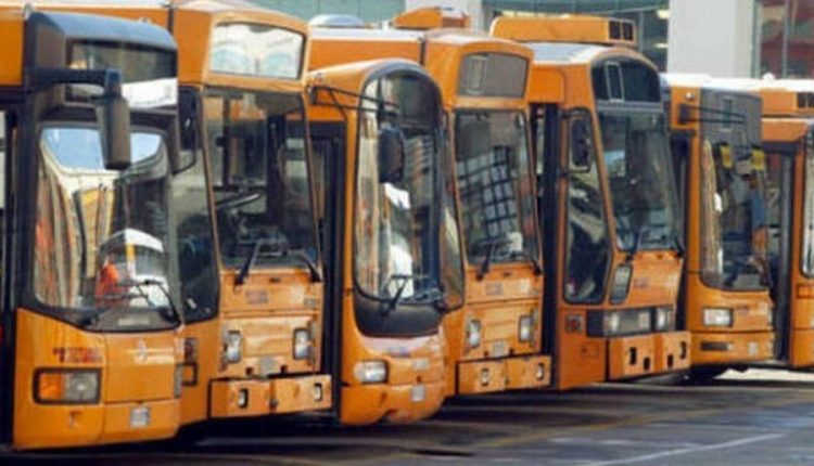 Dal 20 dicembre ticket a bordo bus Anm, per acquistarli serve ‘importo preciso’