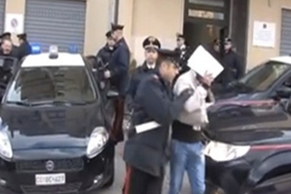 Napoli: arrestato affiliato dei Falanga. Precedenti per rapina ed estorsione