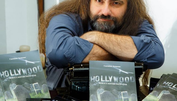 Giovedì 30 novembre dalle h. 18:00 alla Libreria Mooks Mondadori Bookstore presentazione di Hollywood: morte e misteri delle star Il nuovo libro di Carmine Aymone.  Con l’autore interviene il giornalista Antonio Di Costanzo