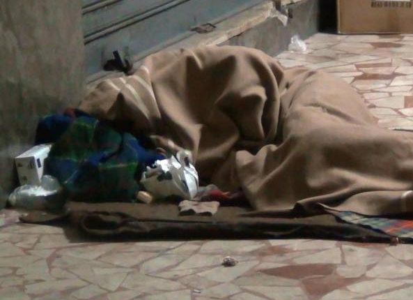 clochard-k8L-U46050998017729cY-1224×916@CorriereMezzogiorno-Web-Mezzogiorno-593×443