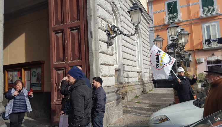 San Giorgio a Cremano – I cinque stelle si mobilitano contro le barriere architettoniche