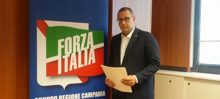 Regione Campania, Forza Italia accusa: “De Luca cancella la legge antisprechi”