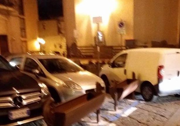 A Sant’Anastasia l’opposizione comunale si schiera contro la “piazzetta della movida” targata Abete. “E’ brutta e senza il parere della Sovrintendenza”