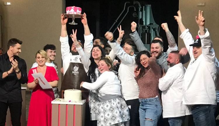 The Winner Is: Ciro Poppella. Il pasticciere della Sanità ha vinto l’ultima puntata di Cake Star su Real Time e ha devoluto l’incasso ai bimbi del Santobono