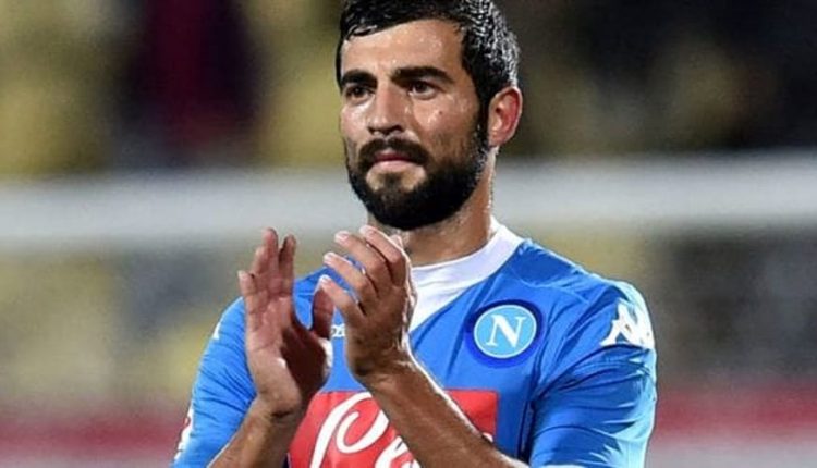 Il Napoli batte 1-0 il Genoa e va a -2 dalla Juve: si sogna ancora lo scudetto