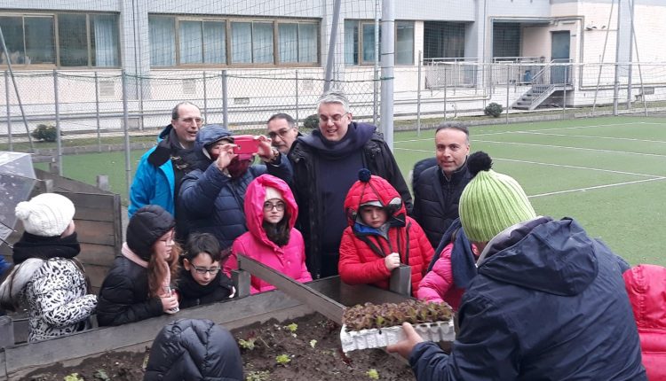 DALL’ORTO ALLA TAVOLA – Gli studenti a San Giorgio a cremano coltivano l’orto e preparano un menù a misura di bambino  