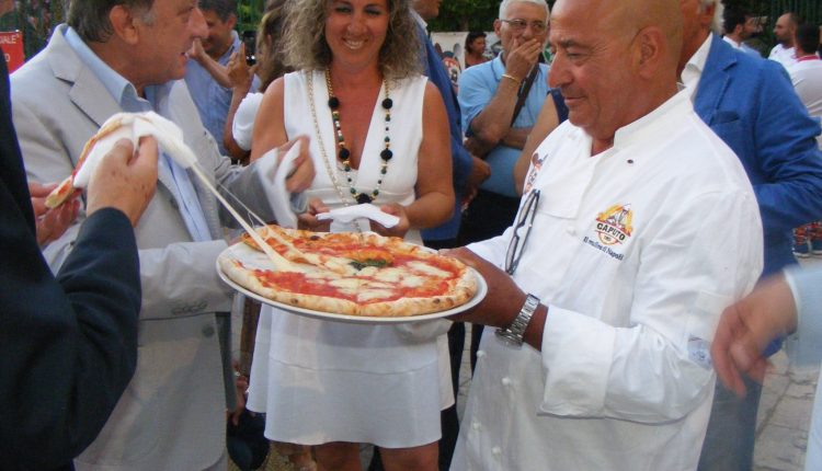 PIZZA SOTTO IL VESUVIO – La Festa della pizza organizzata a San Sebastiano dall’Aicast