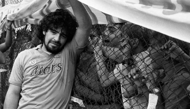 Presentazione di “Maradona” il libro fotografico si Sergio Siano ai Magazzini Fotografici