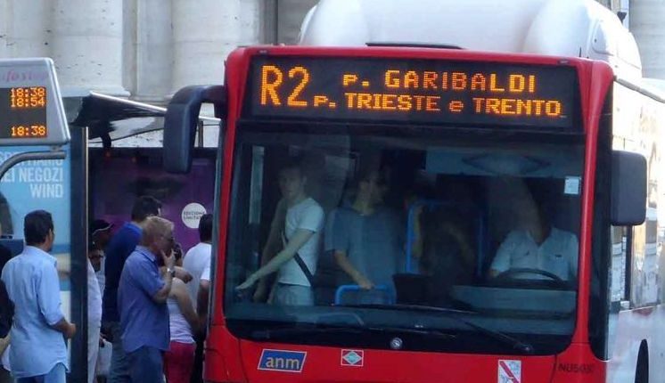 A Napoli post di scuse per ladri su bus R2