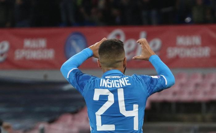 Calcio: Napoli-Sassuolo 2-0: Ounas e Insigne firmano la vittoria. I partenopei secondi da soli