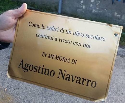 La targhetta titolata alla memoria di Agostino Navarro è stata ritrovata