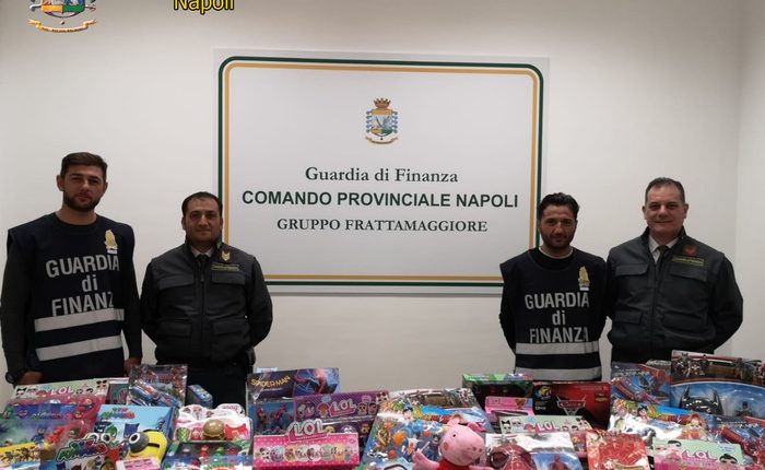 25mln giocattoli sequestrati a Napoli: sigilli della Guardai di Finanza a locale di 650 mq gestito da un cinese