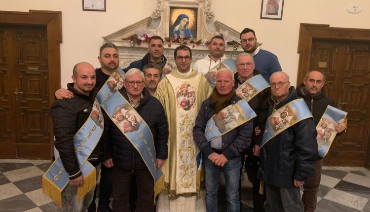 I Padri Domenicani di Madonna dell’Arco donano un defibrillatore alla Protezione Civile di Sant’Anastasia