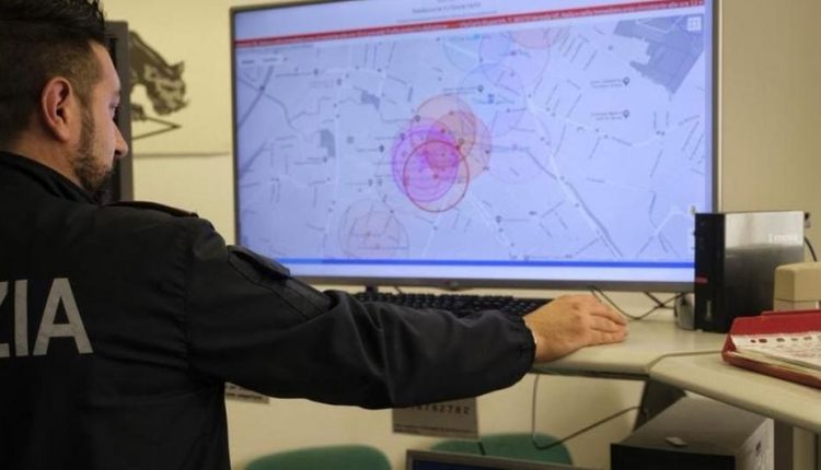 Napoli, il sistema elettronico XLaw prevede un furto: la polizia denuncia un uomo