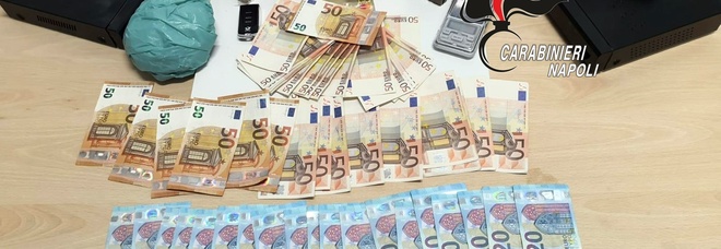 Pomigliano, ai domiciliari nascondeva droga e 2mila euro in contante