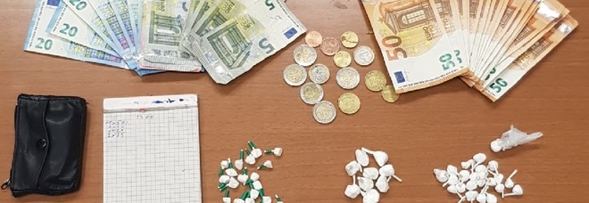 50 involucri di cocaina e 203 euro nell’auto: 45enne arrestato a Ercolano