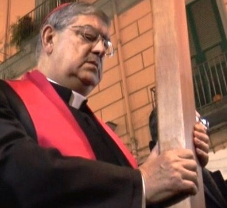 Emergenza Coronavicurs a Napoli, riti pasquali a porte chiuse: Cardinale  Sepe ufficializza, appuntamenti in duomo ma senza fedeli